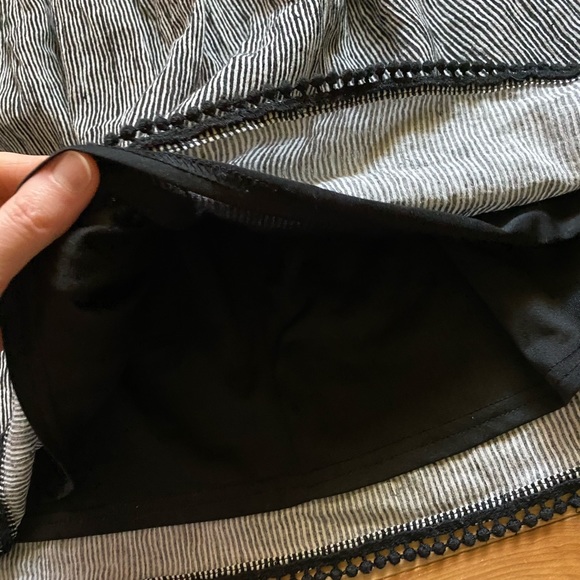 OLD NAVY Black & White Print Skirt - Picture 5 of 6